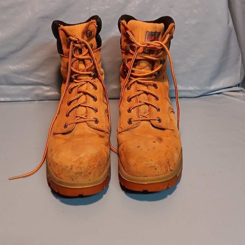 Herman Survivors Grizzly Men’s Boots 9 1/2  W
